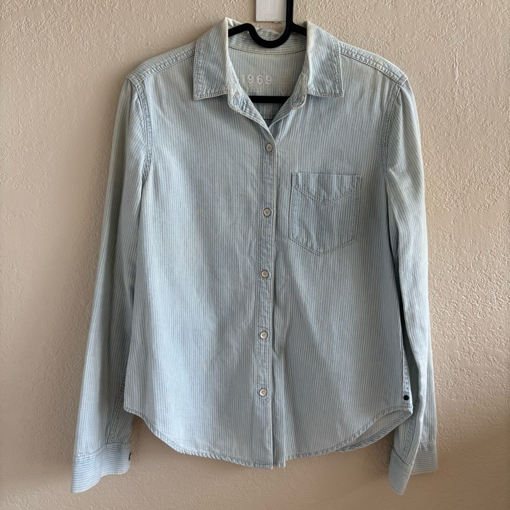 Gap stripe denim button up shirt XS